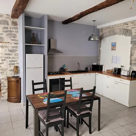 Souvenirs D'hier Apartment
